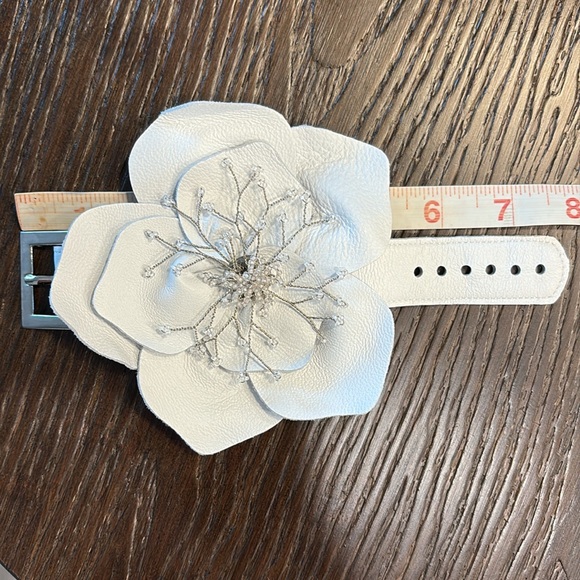 Ted Rossi White Leather Flower Beaded Cuff Bracelet - Picture 8 of 8
